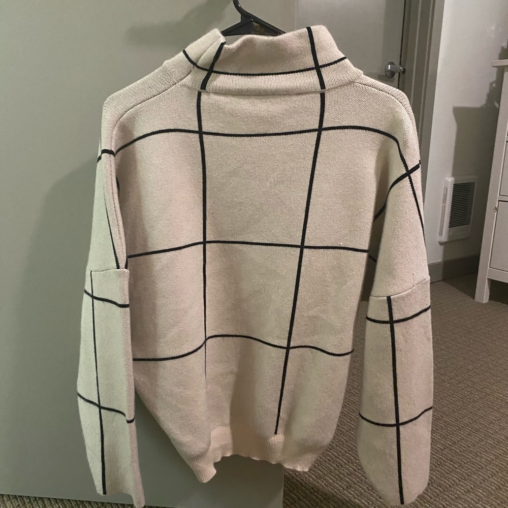 Grid pattern sweater